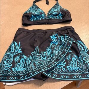 Black and Blue Paisley Women's Swim Set Brand New . Super cute